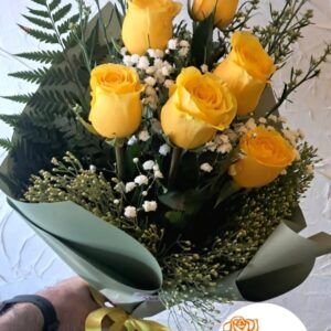 Ramo de 6 rosas amarillas.