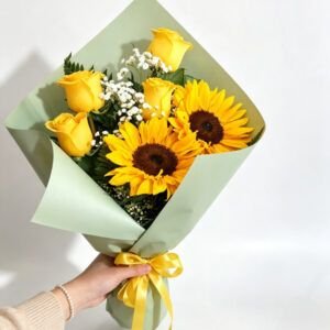 Ramo de rosas y girasoles